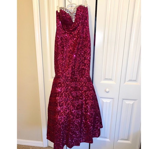 Pink sequin mermaid gown. Size 10. Worn once. GORGEOUS! - Picture 5 of 7